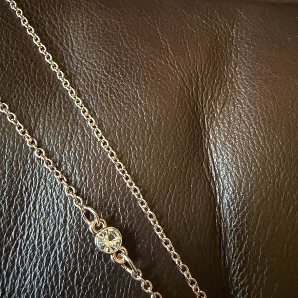 Guess Pocket Full of Posies Goldtone Flower Ball Rhinestone Pendant Necklace NWT - Picture 5 of 5